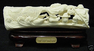 Picture of HAND CARVED BONE FISHERMAN (0312D)