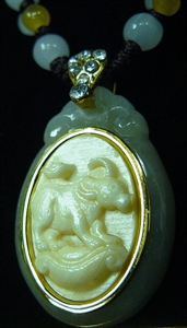 Picture of IVORY & JADE NECKLACE - OX (I12-02)