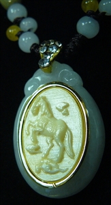 Picture of IVORY & JADE NECKLACE - HORSE (I12-07)