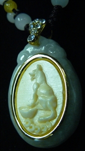 Picture of IVORY & JADE NECKLACE - DOG (I12-11)