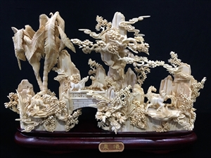 Picture of 16" Antique Bone Horses w Palm Tree (98M4)
